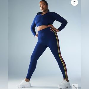 BRAND NEW!! Main Player High-Waisted Legging in Indigo Off Blue